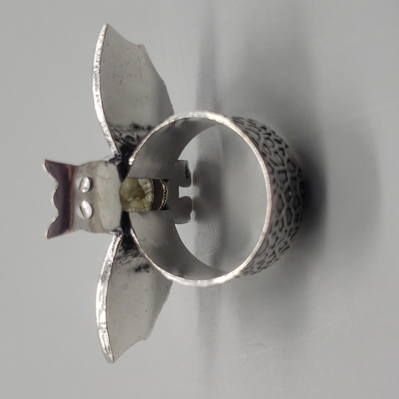 Labradorite Bat Ring - Picture 4 of 6